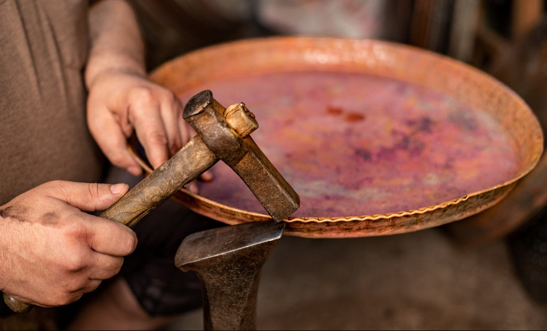 Artisan dans l’atelier